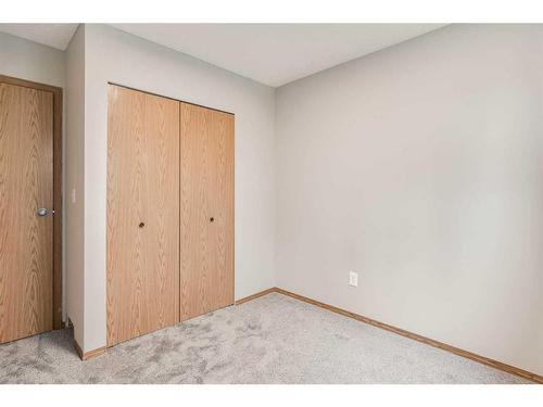 561-100 Jordan Parkway, Red Deer, AB - Indoor Photo Showing Other Room