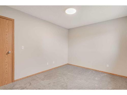 561-100 Jordan Parkway, Red Deer, AB - Indoor Photo Showing Other Room