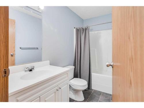 561-100 Jordan Parkway, Red Deer, AB - Indoor Photo Showing Bathroom