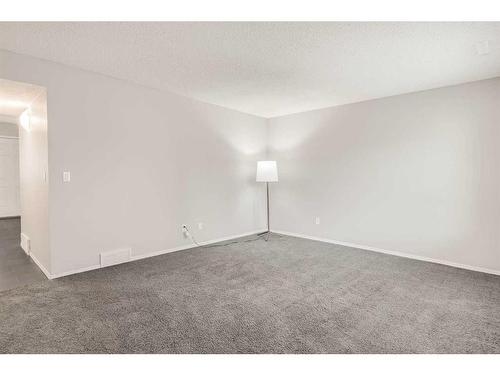 561-100 Jordan Parkway, Red Deer, AB - Indoor Photo Showing Other Room