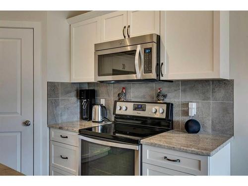 19 Vincent Crescent, Olds, AB - Indoor Photo Showing Kitchen