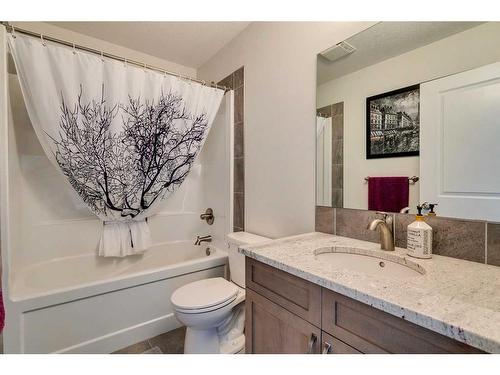 19 Vincent Crescent, Olds, AB - Indoor Photo Showing Bathroom