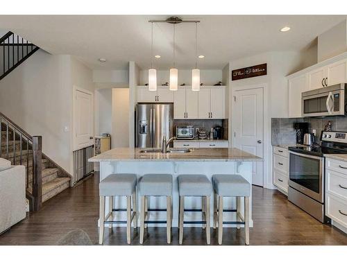 19 Vincent Crescent, Olds, AB - Indoor Photo Showing Kitchen With Stainless Steel Kitchen With Upgraded Kitchen