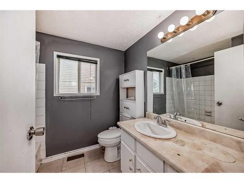 81 Castlebrook Way Ne, Calgary, AB - Indoor Photo Showing Bathroom