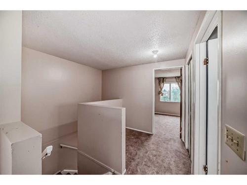 81 Castlebrook Way Ne, Calgary, AB - Indoor