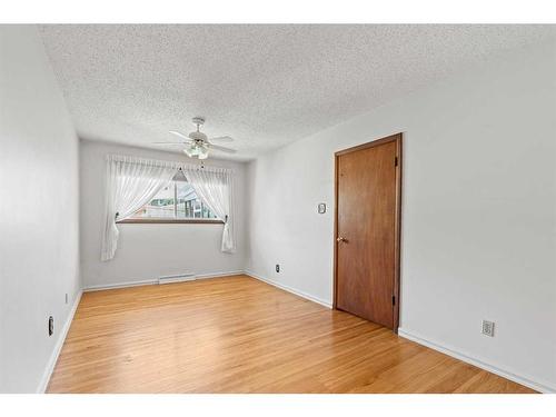 16 Trafford Place Nw, Calgary, AB - Indoor Photo Showing Other Room