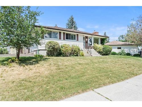 16 Trafford Place Nw, Calgary, AB - Outdoor