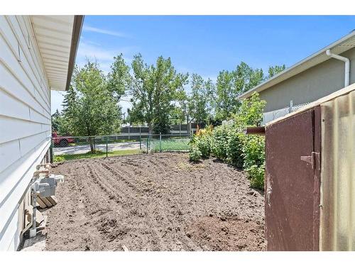 16 Trafford Place Nw, Calgary, AB - Outdoor With Exterior