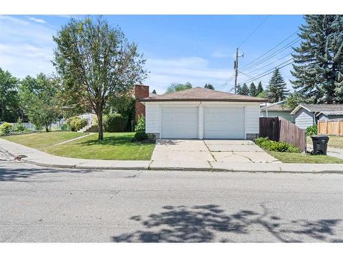 16 Trafford Place Nw, Calgary, AB - Outdoor