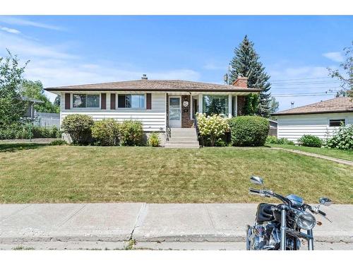 16 Trafford Place Nw, Calgary, AB - Outdoor