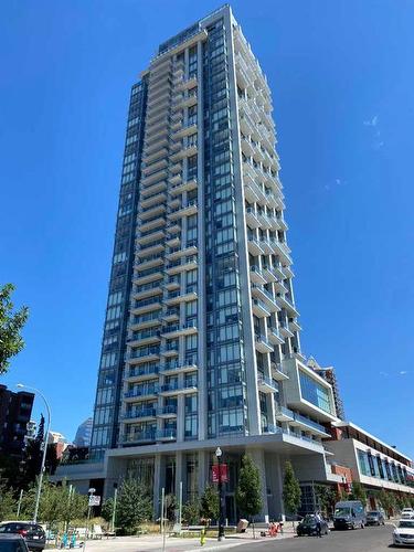 2504-930 16 Avenue Sw, Calgary, AB - Outdoor With Balcony With Facade