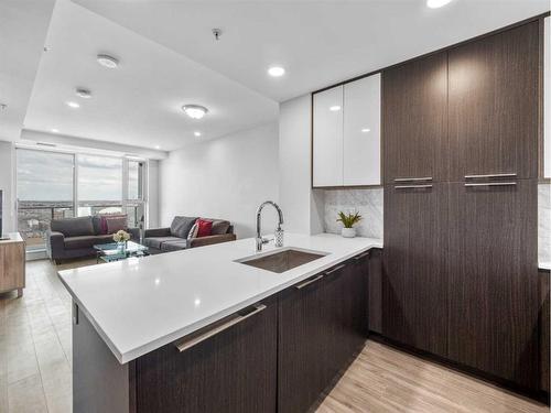 2504-930 16 Avenue Sw, Calgary, AB - Indoor Photo Showing Kitchen