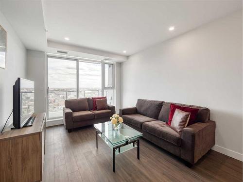 2504-930 16 Avenue Sw, Calgary, AB - Indoor Photo Showing Living Room