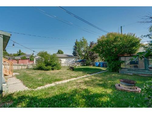 2452 22A Street Nw, Calgary, AB - Outdoor