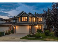 85 Westpoint Gardens SW Calgary, AB T3H 4M4