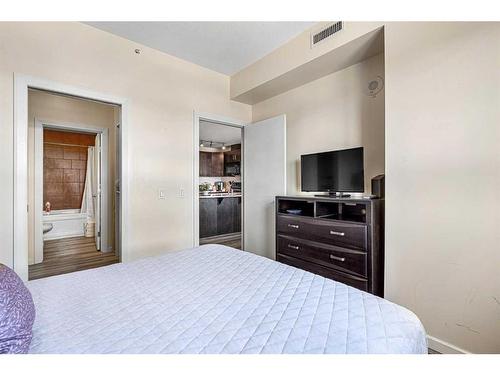 705-1410 1 Street Se, Calgary, AB - Indoor Photo Showing Bedroom