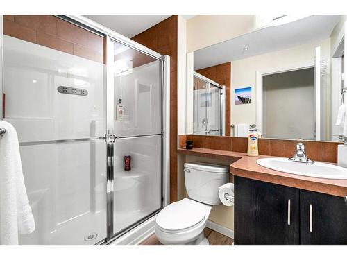 705-1410 1 Street Se, Calgary, AB - Indoor Photo Showing Bathroom