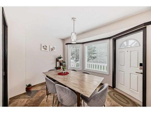 245 Killarney Glen Court Sw, Calgary, AB - Indoor Photo Showing Dining Room