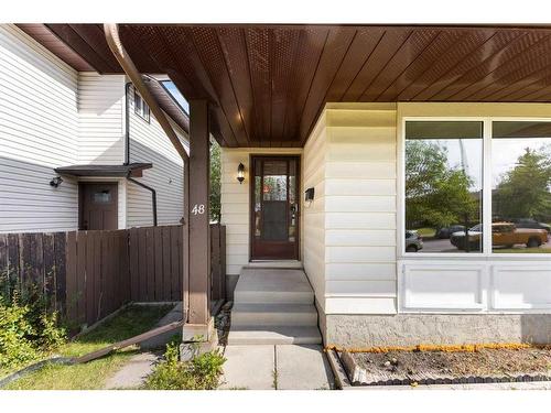 48 Bermuda Drive Nw, Calgary, AB - Outdoor