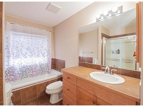 211 Taralake Way Ne, Calgary, AB - Indoor Photo Showing Bathroom