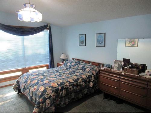 352080 Highway 22, Rural Clearwater County, AB - Indoor Photo Showing Bedroom