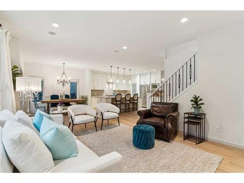 37 Ascot Crescent Sw, Calgary, AB - Indoor Photo Showing Living Room