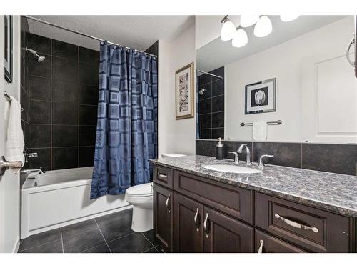 37 Ascot Crescent Sw, Calgary, AB - Indoor Photo Showing Bathroom