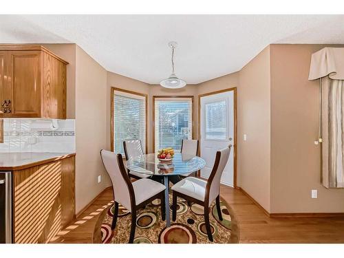 206 Citadel Meadow Grove Nw, Calgary, AB - Indoor Photo Showing Bathroom