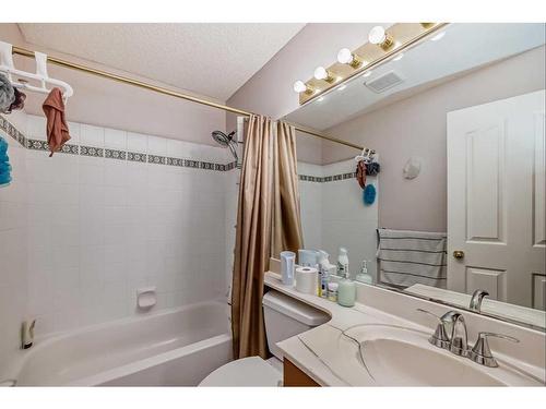 206 Citadel Meadow Grove Nw, Calgary, AB - Indoor Photo Showing Bathroom