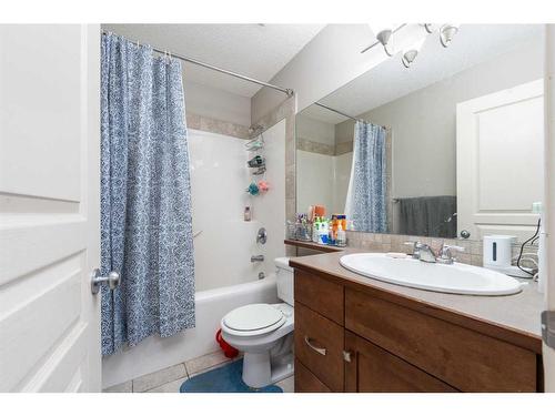 8 Aspen Hills Court Sw, Calgary, AB - Indoor Photo Showing Bathroom