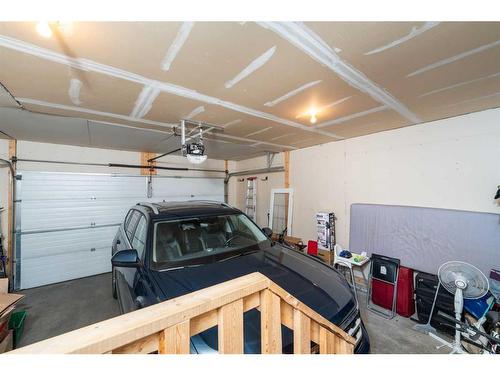 8 Aspen Hills Court Sw, Calgary, AB - Indoor Photo Showing Garage