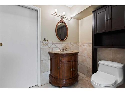 305 East Chestermere Drive, Chestermere, AB - Indoor Photo Showing Bathroom