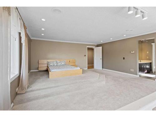 305 East Chestermere Drive, Chestermere, AB - Indoor Photo Showing Other Room