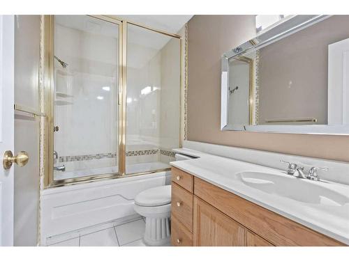 305 East Chestermere Drive, Chestermere, AB - Indoor Photo Showing Bathroom