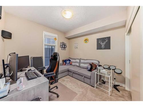 10-2307 14 Street Sw, Calgary, AB - Indoor