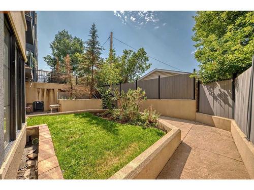 10-2307 14 Street Sw, Calgary, AB - Outdoor