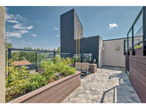 10-2307 14 Street Sw, Calgary, AB - Outdoor With Exterior