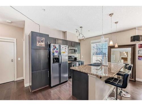 10-2307 14 Street Sw, Calgary, AB - Indoor Photo Showing Kitchen With Double Sink With Upgraded Kitchen