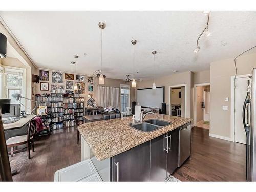 10-2307 14 Street Sw, Calgary, AB - Indoor Photo Showing Kitchen With Double Sink With Upgraded Kitchen