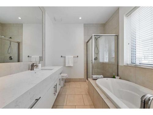 302-1407 Kensington Close Nw, Calgary, AB - Indoor Photo Showing Bathroom