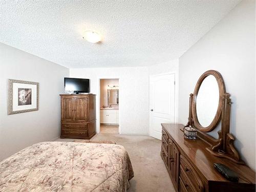 193 Balsam Crescent, Olds, AB - Indoor Photo Showing Bedroom