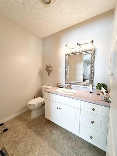 193 Balsam Crescent, Olds, AB - Indoor Photo Showing Bathroom