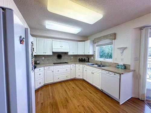 193 Balsam Crescent, Olds, AB - Indoor Photo Showing Kitchen With Double Sink