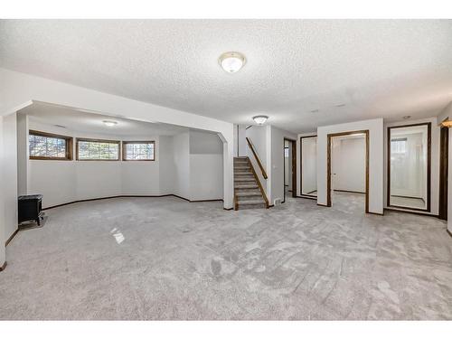 4 Bow Court, Cochrane, AB - Indoor Photo Showing Other Room