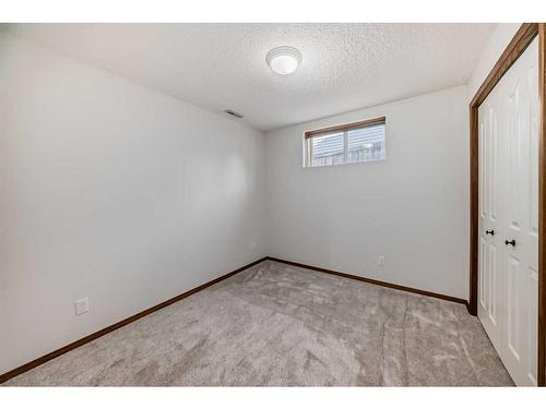 4 Bow Court, Cochrane, AB - Indoor Photo Showing Other Room