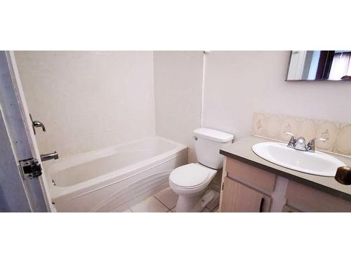 2-6424 4 Street Ne, Calgary, AB - Indoor Photo Showing Bathroom