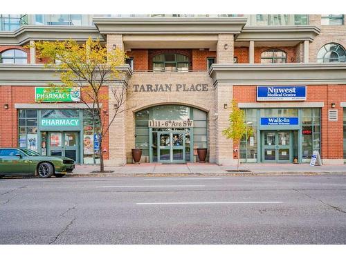 608-1111 6 Avenue Sw, Calgary, AB - Outdoor