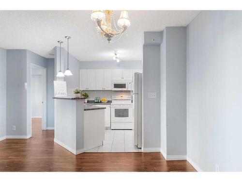 608-1111 6 Avenue Sw, Calgary, AB - Indoor Photo Showing Kitchen