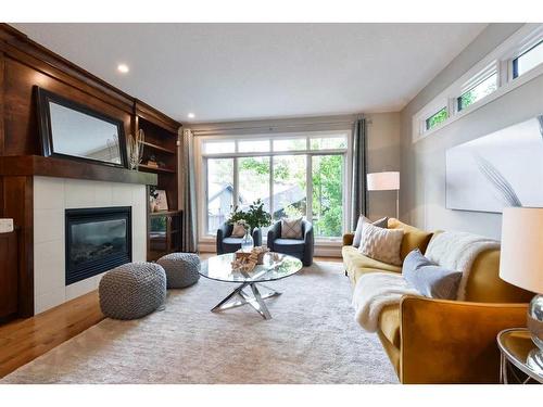 4410 17 Street Sw, Calgary, AB - Indoor Photo Showing Living Room With Fireplace