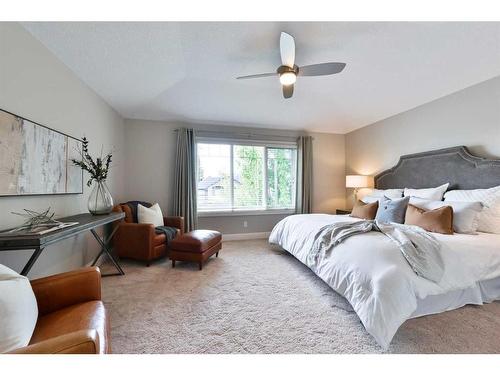 4410 17 Street Sw, Calgary, AB - Indoor Photo Showing Bedroom